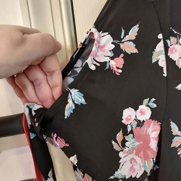 Torrid MINI STUDIO KNIT Black Floral SKATER DRESS in Size 2 - Picture 8 of 11